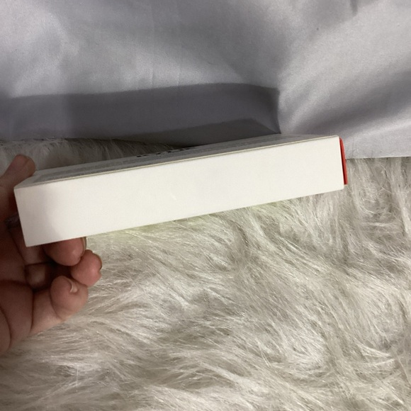 SOLD……NIP Kylie Jenner x The Grinch COMPLETE Lipstick Set Of 6 Holiday - Picture 6 of 8